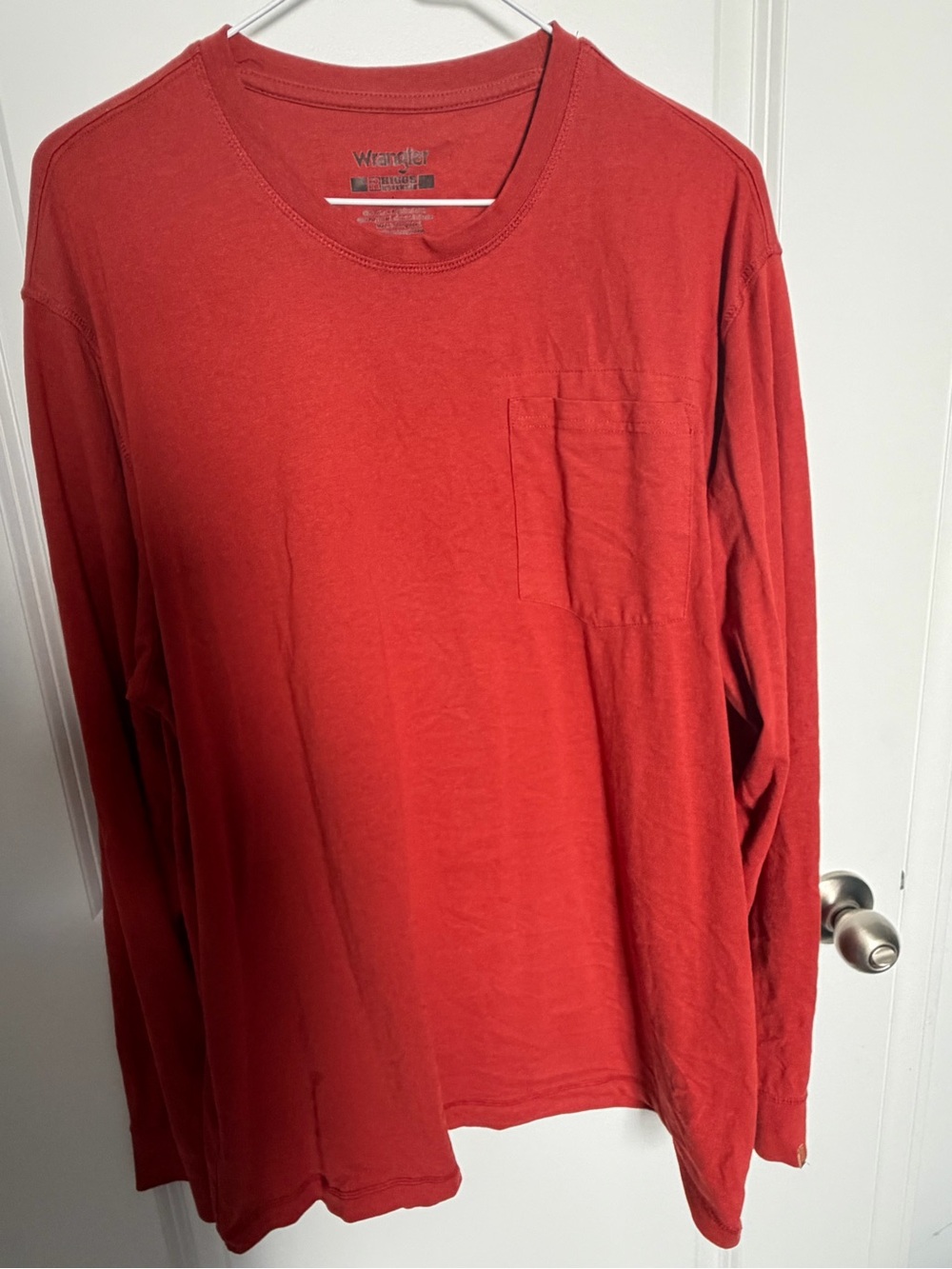 Wrangler Men's Long-Sleeve Pocket Tee in Deep Red